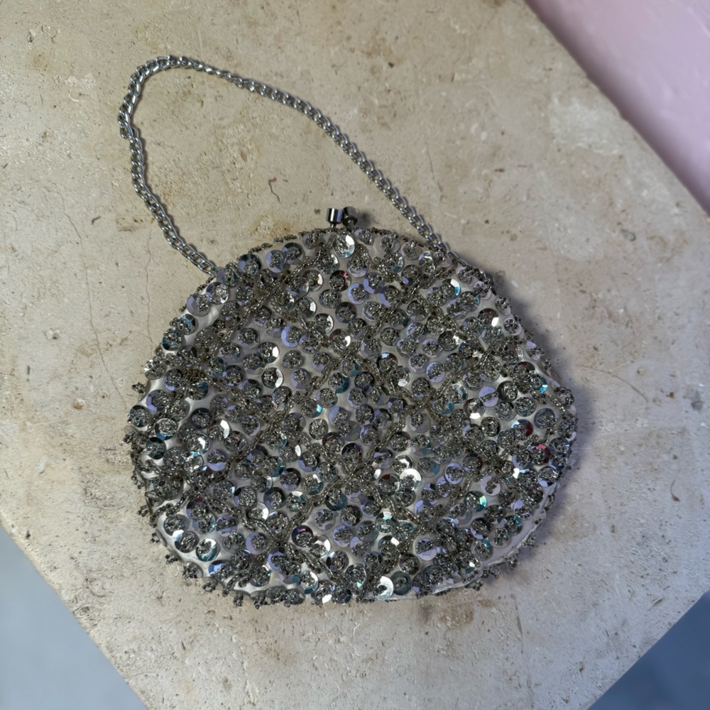 Vintage 1970s Silver Sequin Beaded Clutch • Made in Hong Kong • Bridal - Picture 1 of 3